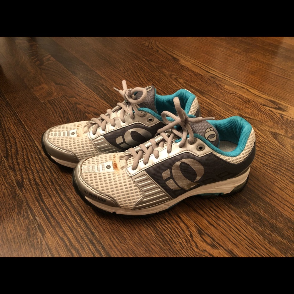 Pearl iZumi Spin sneakers with clips